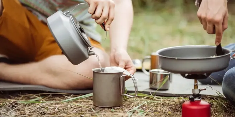 kit cuisine casseroles ustensiles camping car