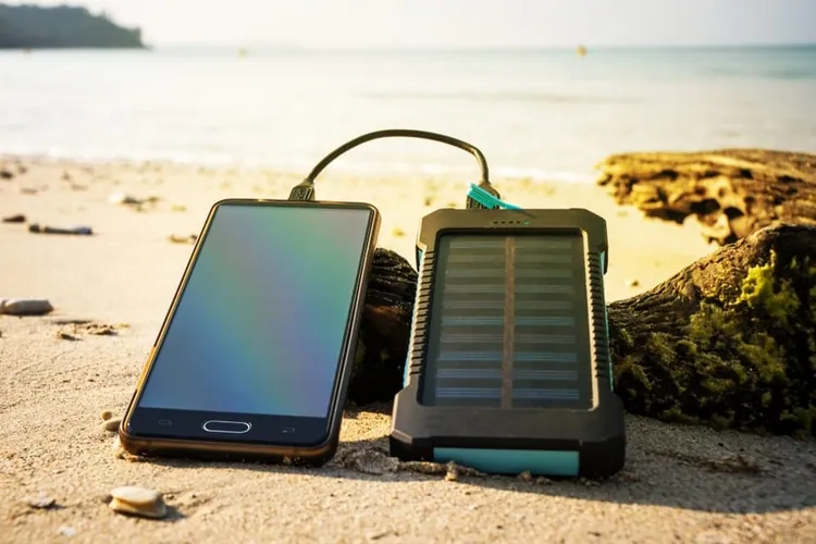 meilleur chargeur solaire portable camping