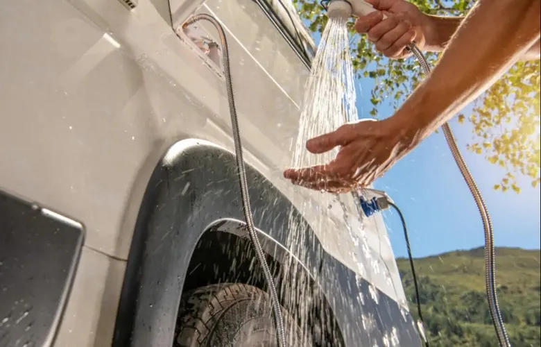 meilleur-chauffe-eau-camping-car-et-caravane